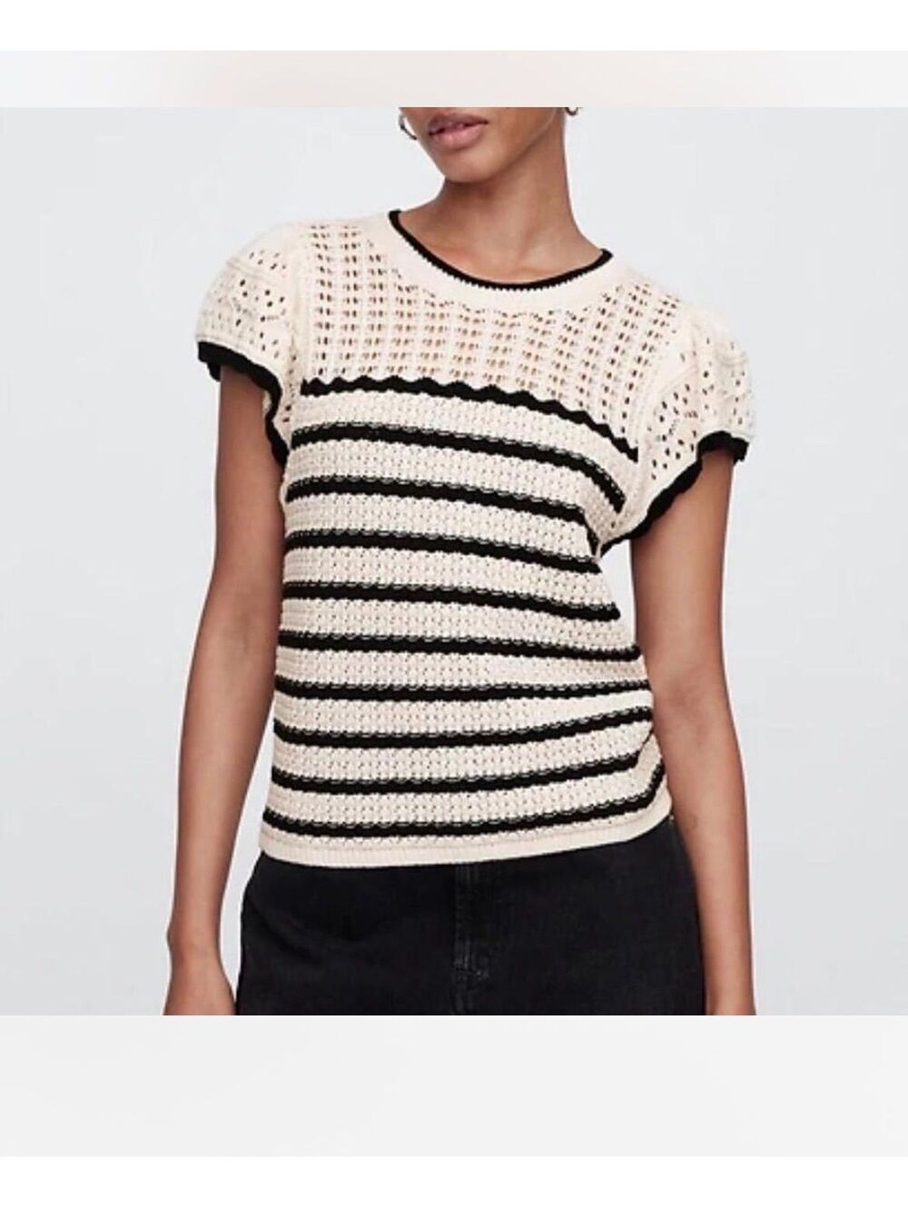 Gap black and white striped short sleeve sweater